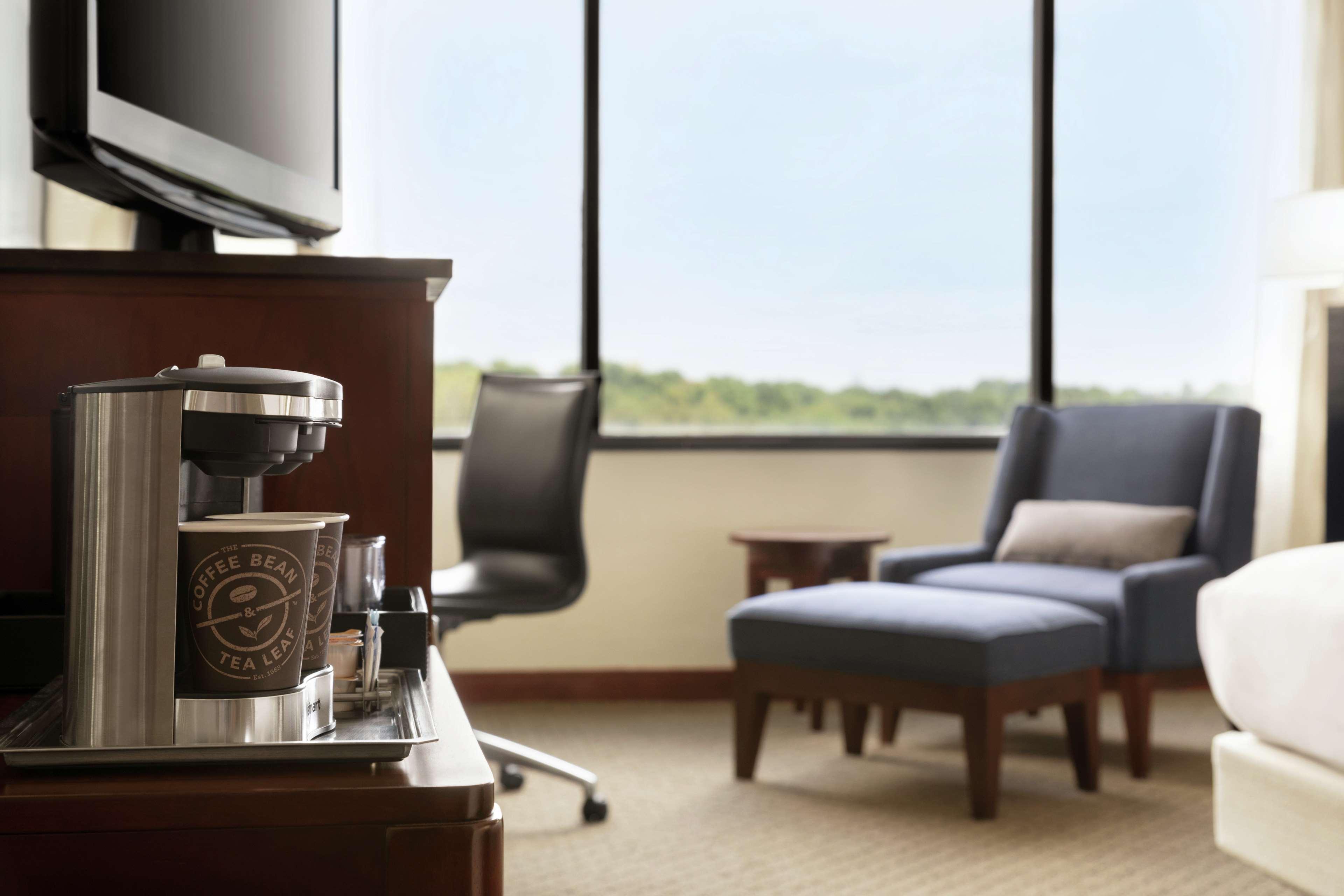 Doubletree By Hilton South Charlotte Tyvola Hotel Kültér fotó