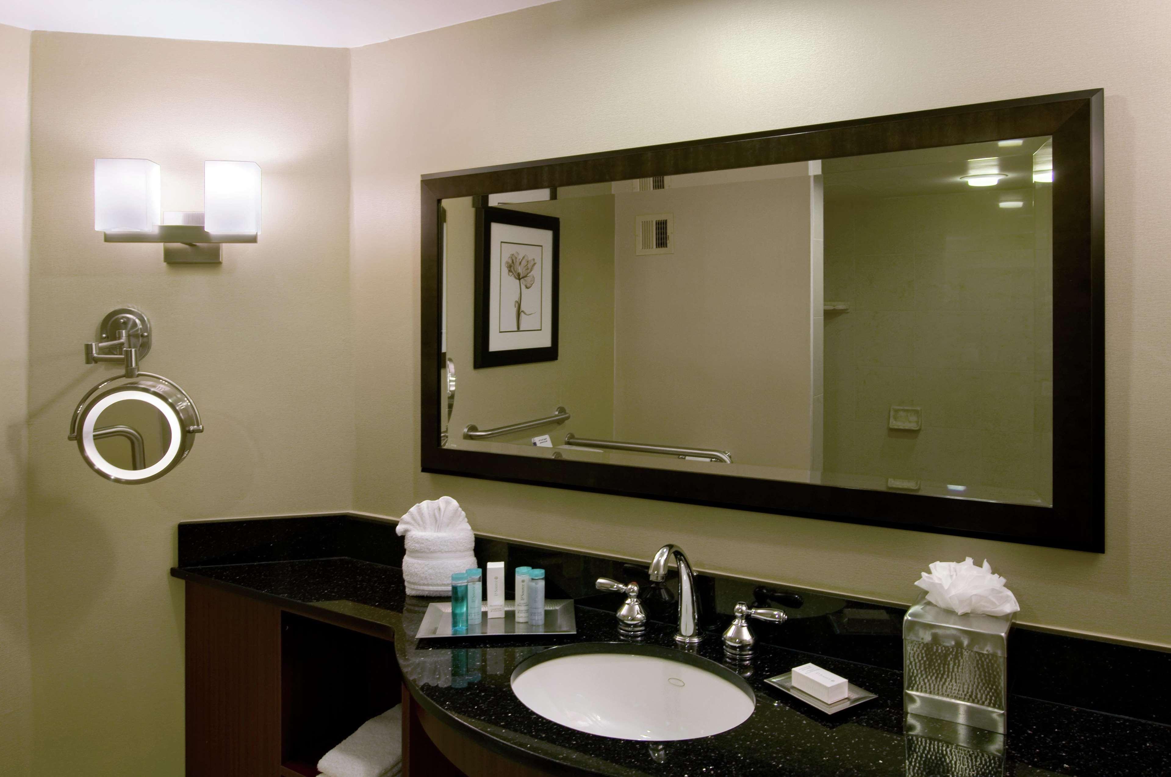 Doubletree By Hilton South Charlotte Tyvola Hotel Szoba fotó