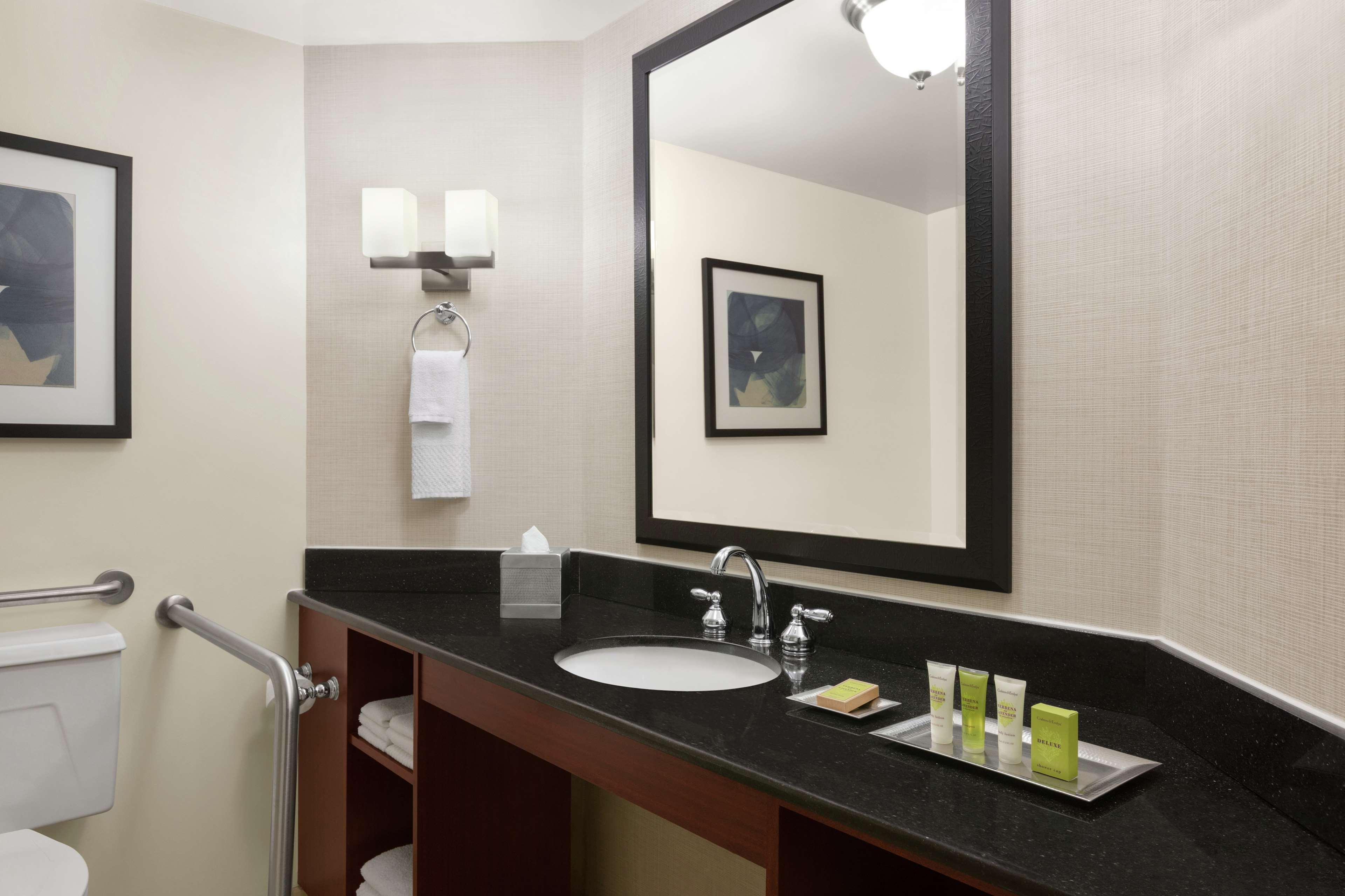 Doubletree By Hilton South Charlotte Tyvola Hotel Kültér fotó