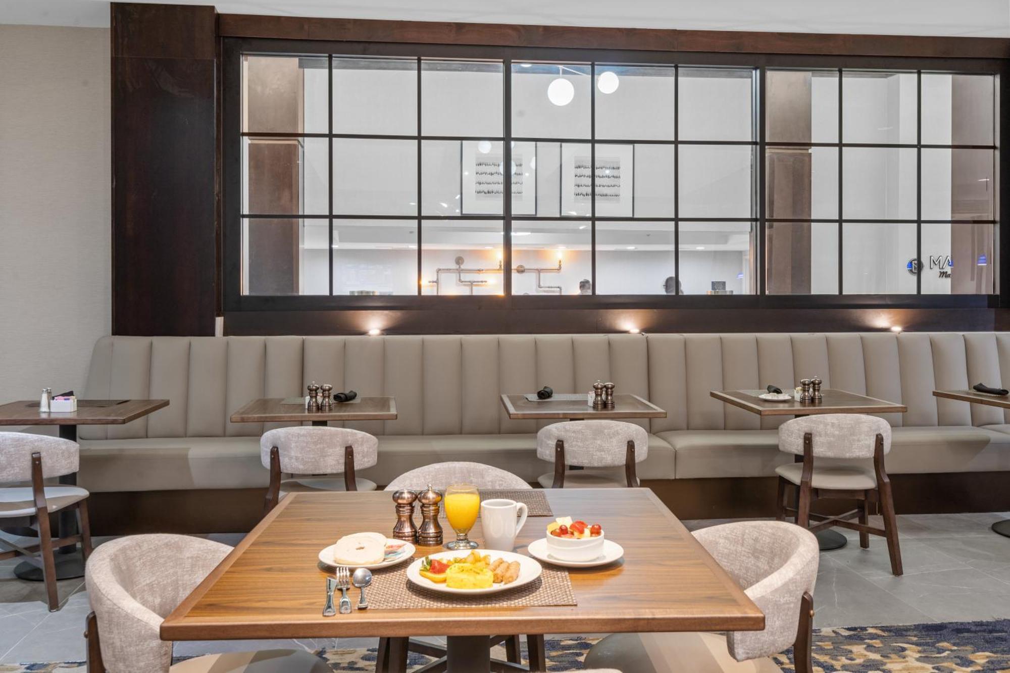 Doubletree By Hilton South Charlotte Tyvola Hotel Kültér fotó