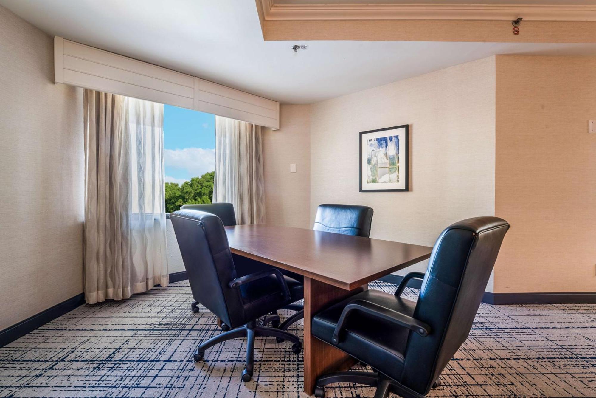 Doubletree By Hilton South Charlotte Tyvola Hotel Kültér fotó