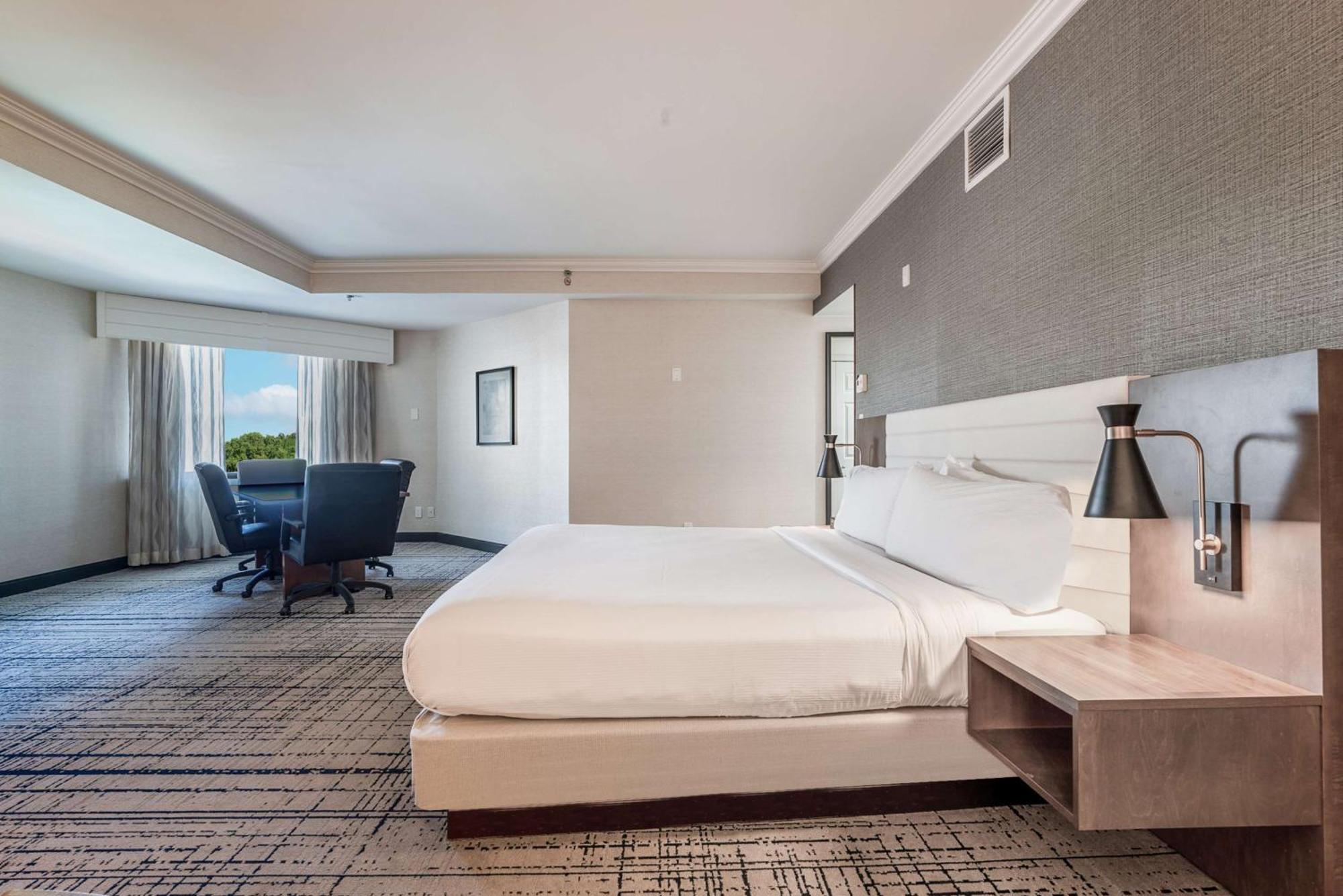 Doubletree By Hilton South Charlotte Tyvola Hotel Kültér fotó