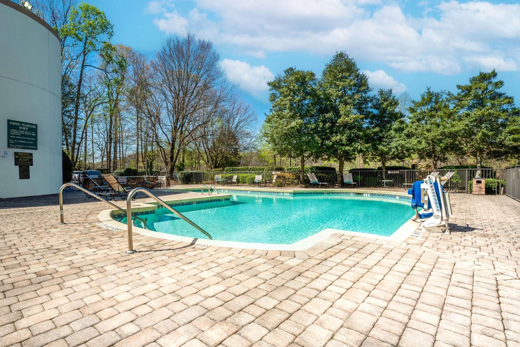 Doubletree By Hilton South Charlotte Tyvola Hotel Kültér fotó